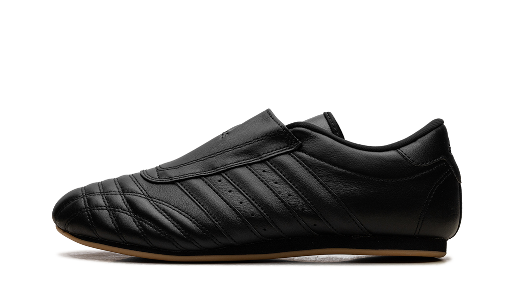 Taekwondo "Core Black / Core Black / Gum" JS4011